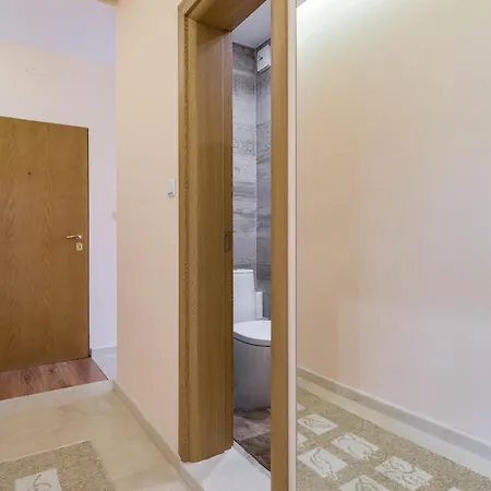 Appartamento Private In Chayka Near The Sea Garden