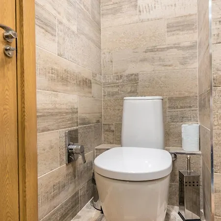 Private In Chayka Near The Sea Garden Appartamento Varna